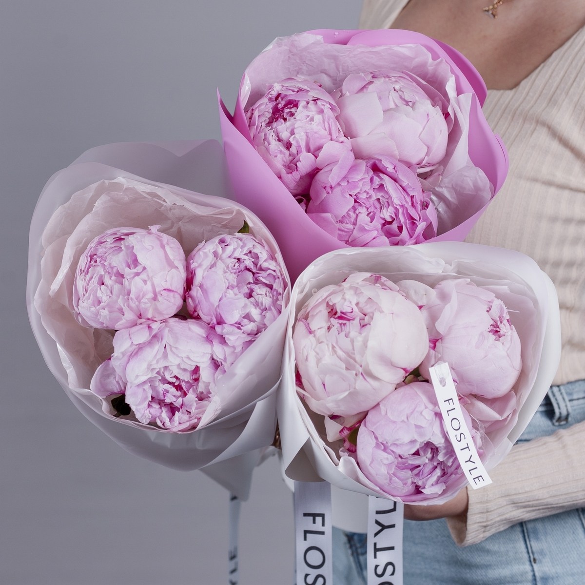 nedorogoj buket iz trekh pionov 1  - 1